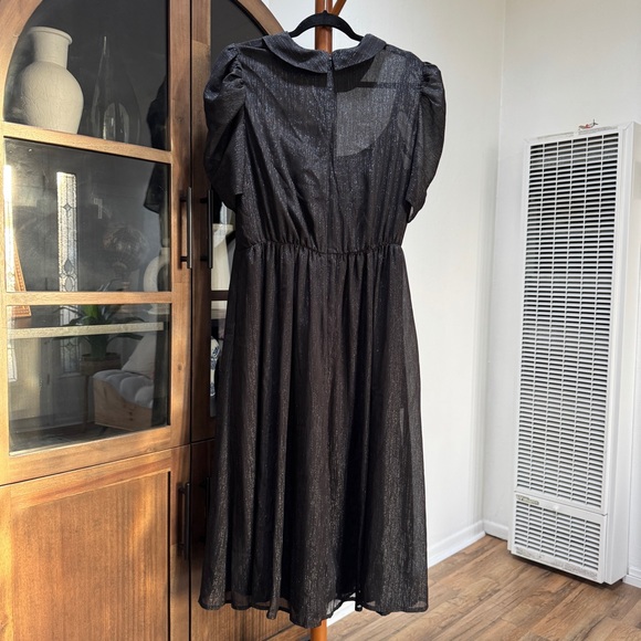 EUC Gal Meets Glam Jolene - Picture 7 of 12